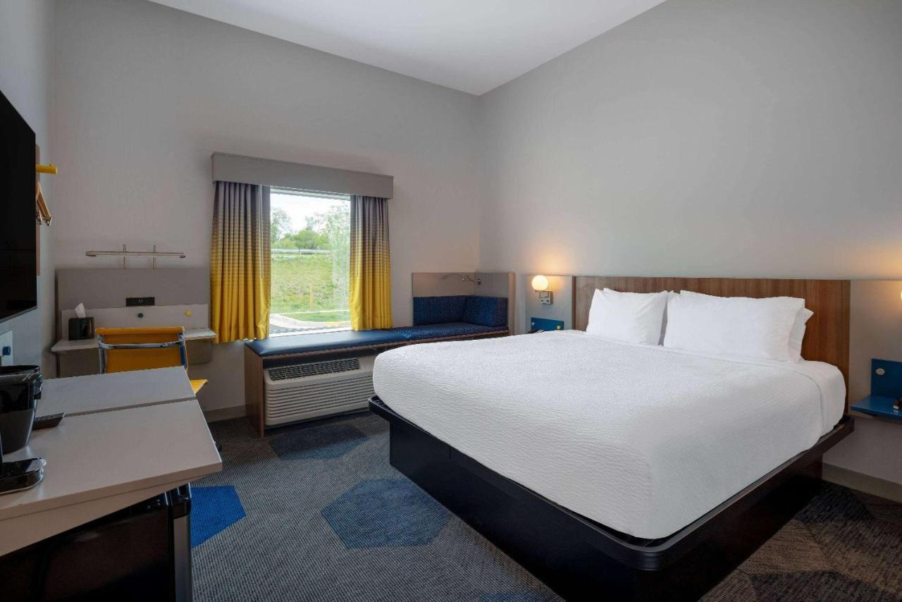 Microtel Inn & Suites By Wyndham Winchester Exterior foto