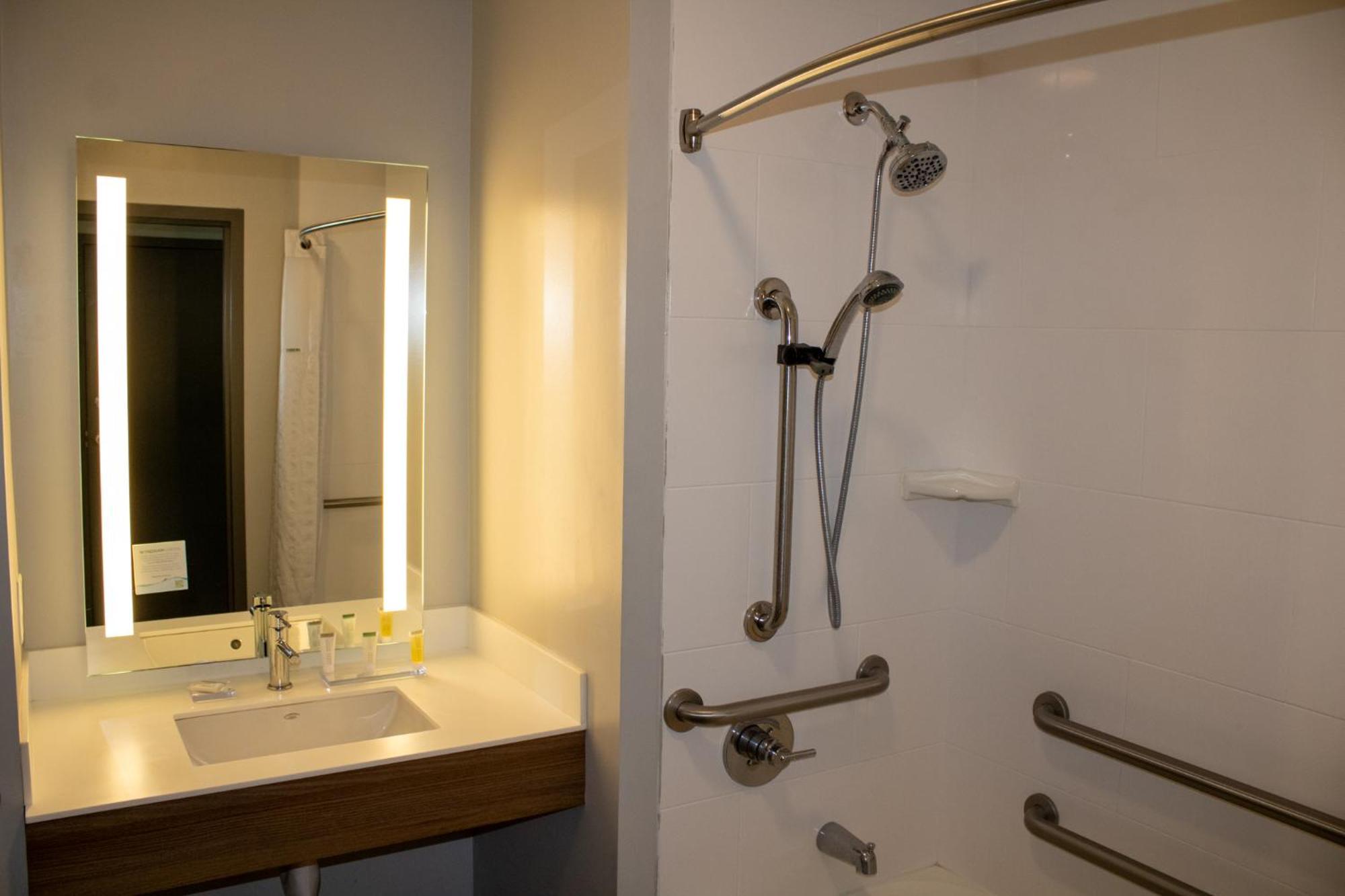 Microtel Inn & Suites By Wyndham Winchester Exterior foto
